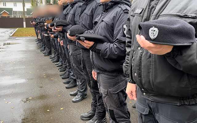 В Твери торжественно встретили сотрудников «Барс», вернувшихся из командировки