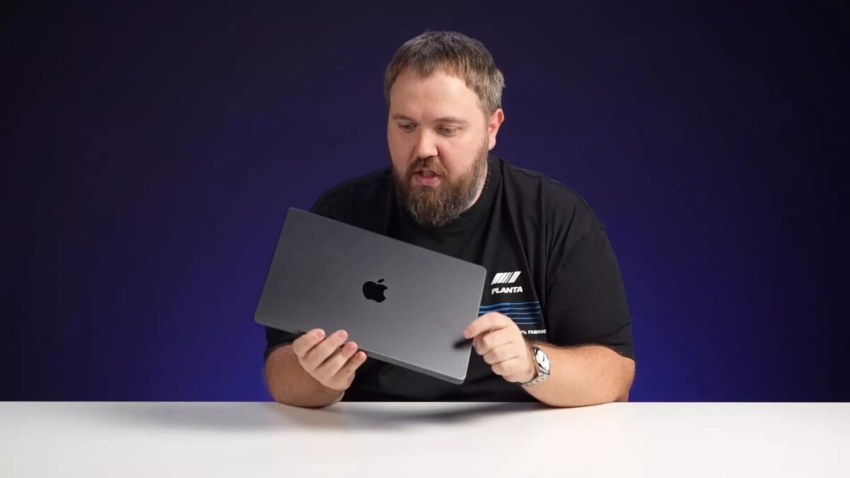Российский блогер показал Macbook Pro 14 с M4 до презентации: когда санкции — не помеха. Автор: Wylsacom. Источник: скриншот