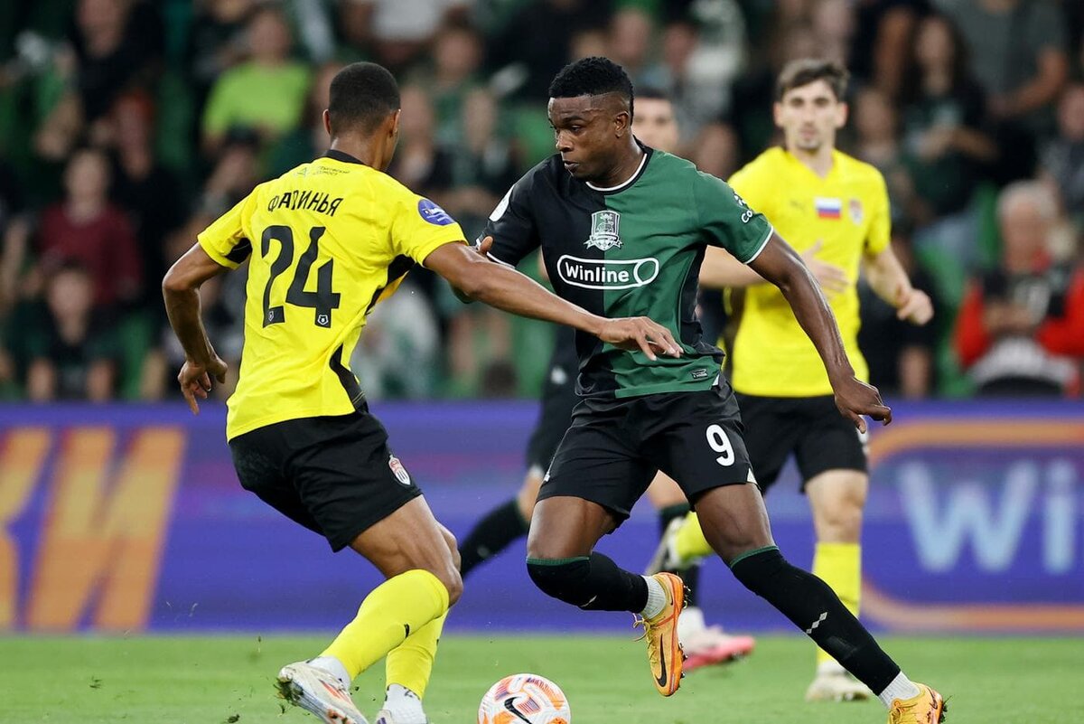    У Кордобы (справа) 6 голов в сезоне РПЛ. Виталий Тимкив / © РИА "Новости"