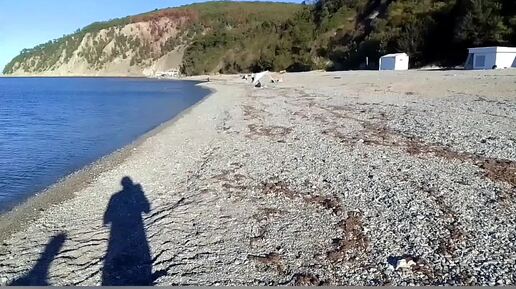 Бухта Инал лучшее место на чёрном море вода супер много людей купатся и голубая глина и нудисты 😊👍 6 10 2024