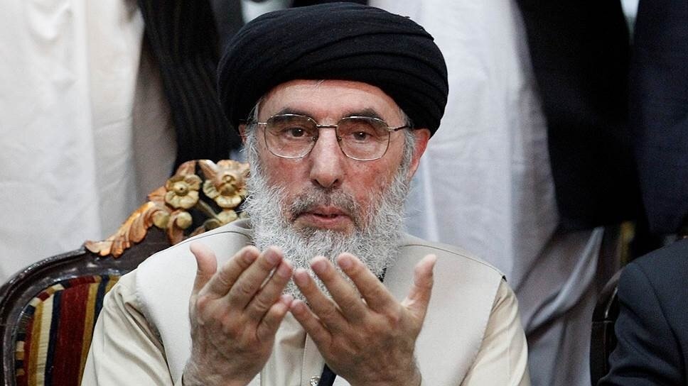 Гульбеддин Хекматияр. В годы советского присутствия пользовался особым покровительством США как лидер афганских моджахедов. За десять лет противостояния правительство США через пакистанскую разведку израсходовало на поддержку его повстанческого движения более 600 миллионов долларов. Кроме этого существенную помощь Хекматияру оказывала Саудовская Аравия.