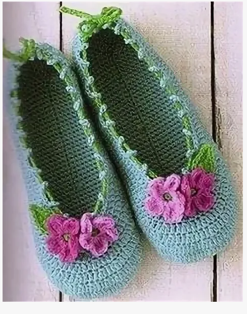 https://i.pinimg.com/236x/15/e0/e7/15e0e7de6e53ca7fea49a6bf56d01aa3--crocheted-slippers-crochet-socks.jpg
