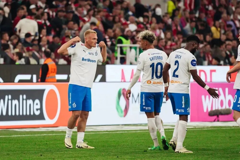 Константин Тюкавин (слева), Фото ФК ДИНАМО