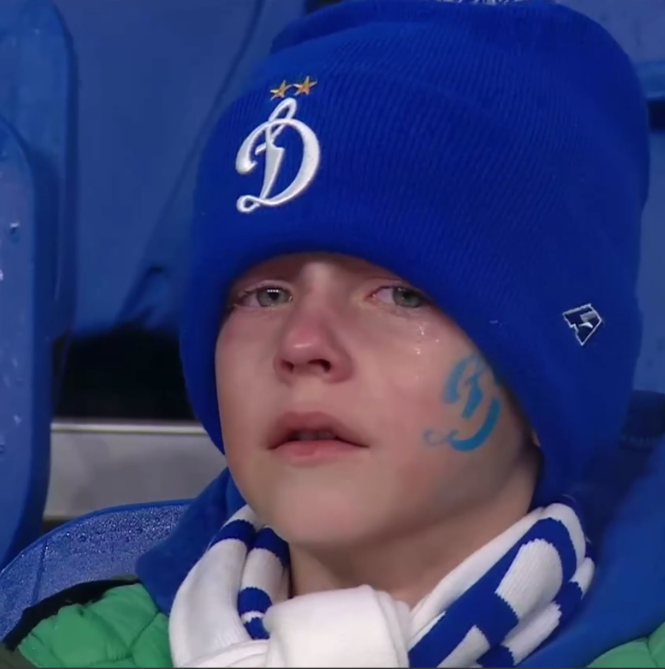 Юный болельщик "Динамо" в конце матча с ЦСКА