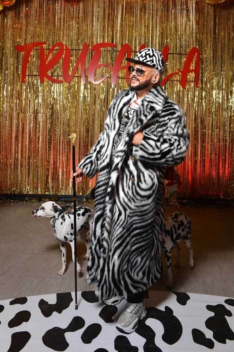 Филипп Киркоров с далматинцами Арчи и Оливером. Фото из открытых источников