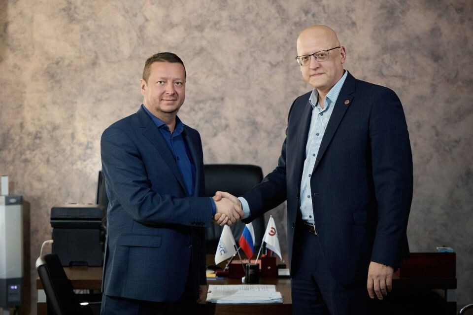    Александр Каменев (справа). Источник: sibem-bkz.com