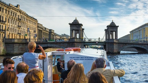 Водная прогулка по рекам и каналам Петербурга