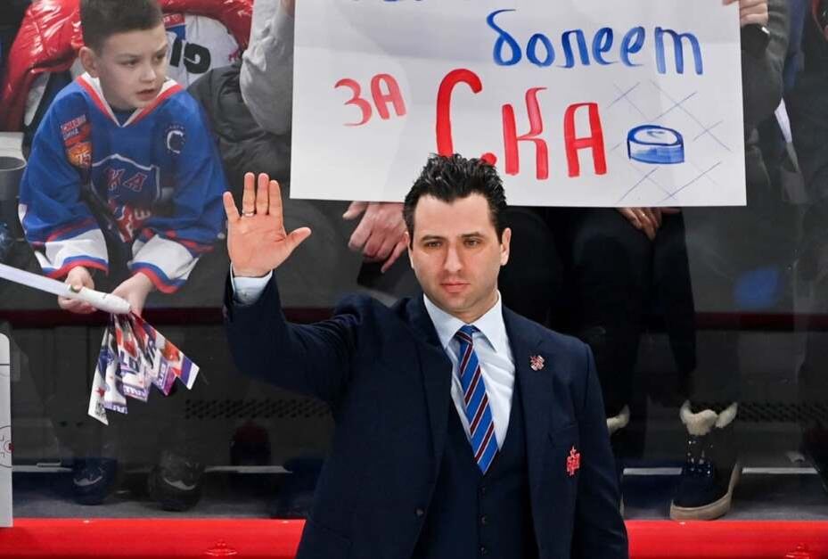    Главный тренер СКА Роман Ротенберг укрепляет состав опытными игроками. Фото: ВК ХК СКА