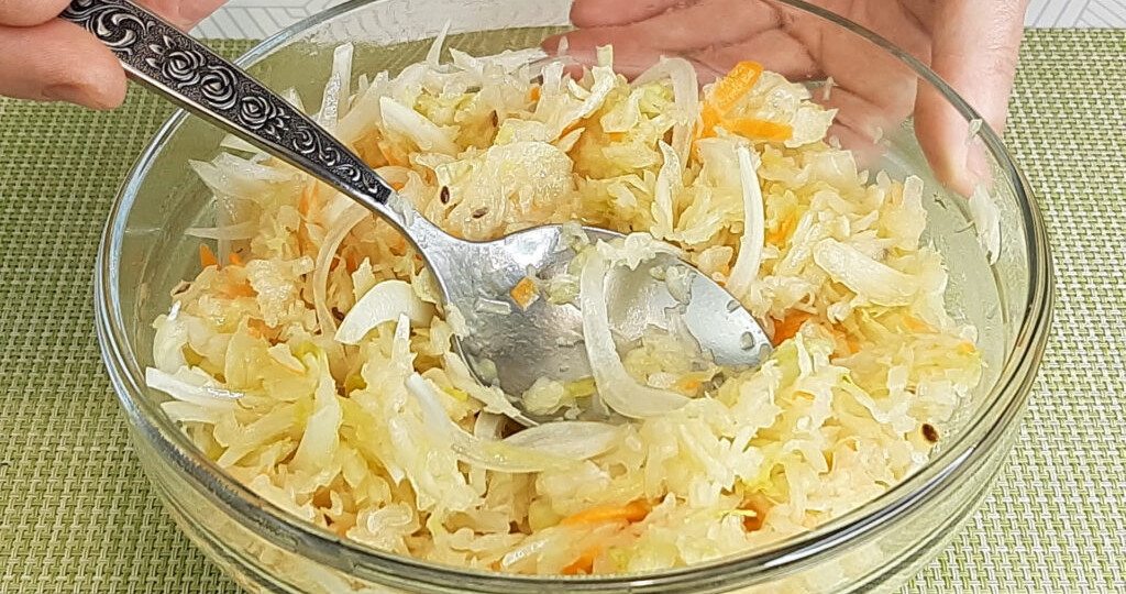 Квашеная капуста на зиму. Самый простой рецепт