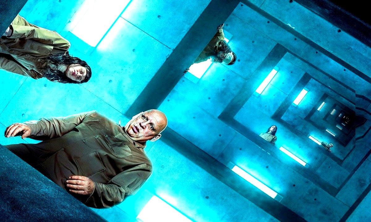 Лучше нет красоты, чем попи$ать с высоты... Если, конечно, при этом кто-то ещё выше не пи$ает вам на голову. 