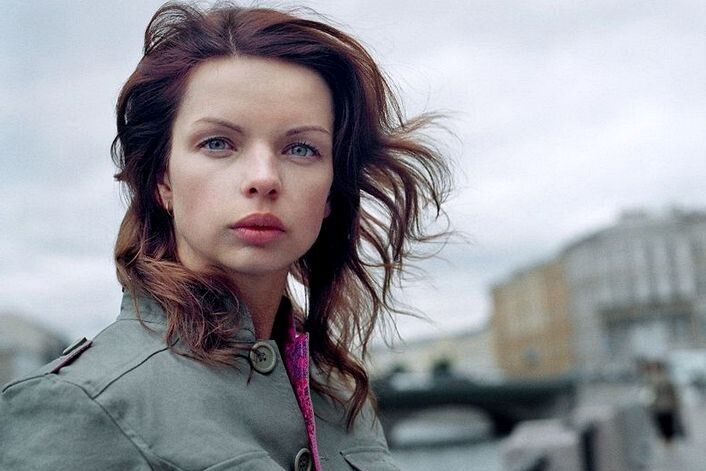 Российская актриса театра, кино и дубляжа Алиса Гребенщикова говорит, что от потерянного времени ей помогает детальное и грамотное планирование своего дня