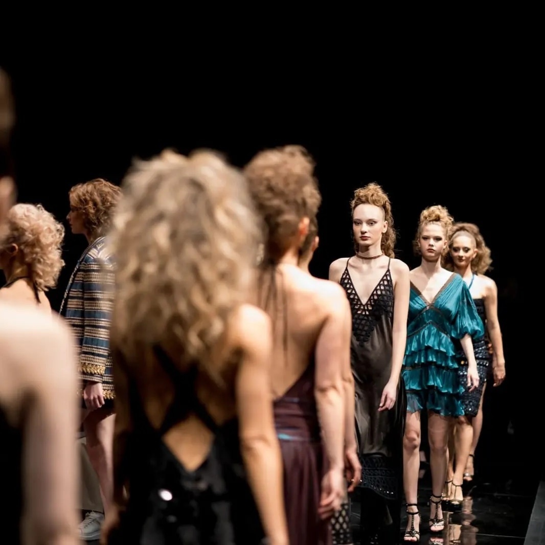 Петербургская мода. Сизонс фэшн вик 2023. Fashion week 2024 санкт петербург. Neva fashion week. Fashion week 2024 санкт петербург.