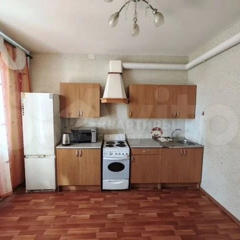 Кухня из готовых модуей со столешницей 