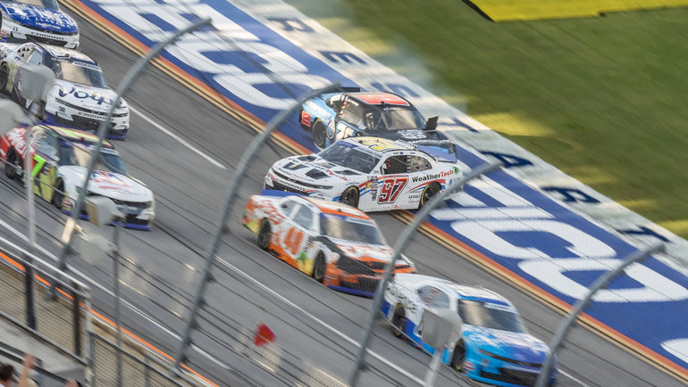    Авария во время гонки NASCAR. Global Look Press
