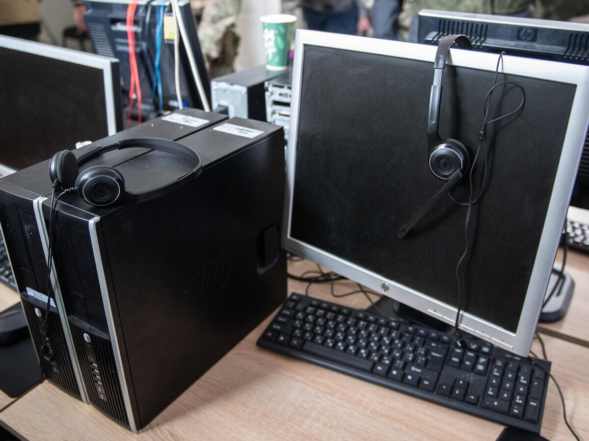    Силовики нашли брошенный колл-центр телефонных мошенников в Бердянске© РИА Новости