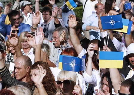    Украина готовится к референдуму о вступлении в НАТО?