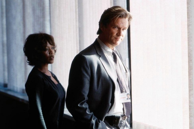 фото с сайта https://www.kino-teatr.ru/kino/movie/euro/19936/foto/310166/#foto