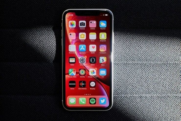    iPhone XR тоже умеет замедлять видео после съемки. Изображение: mobidevices.com