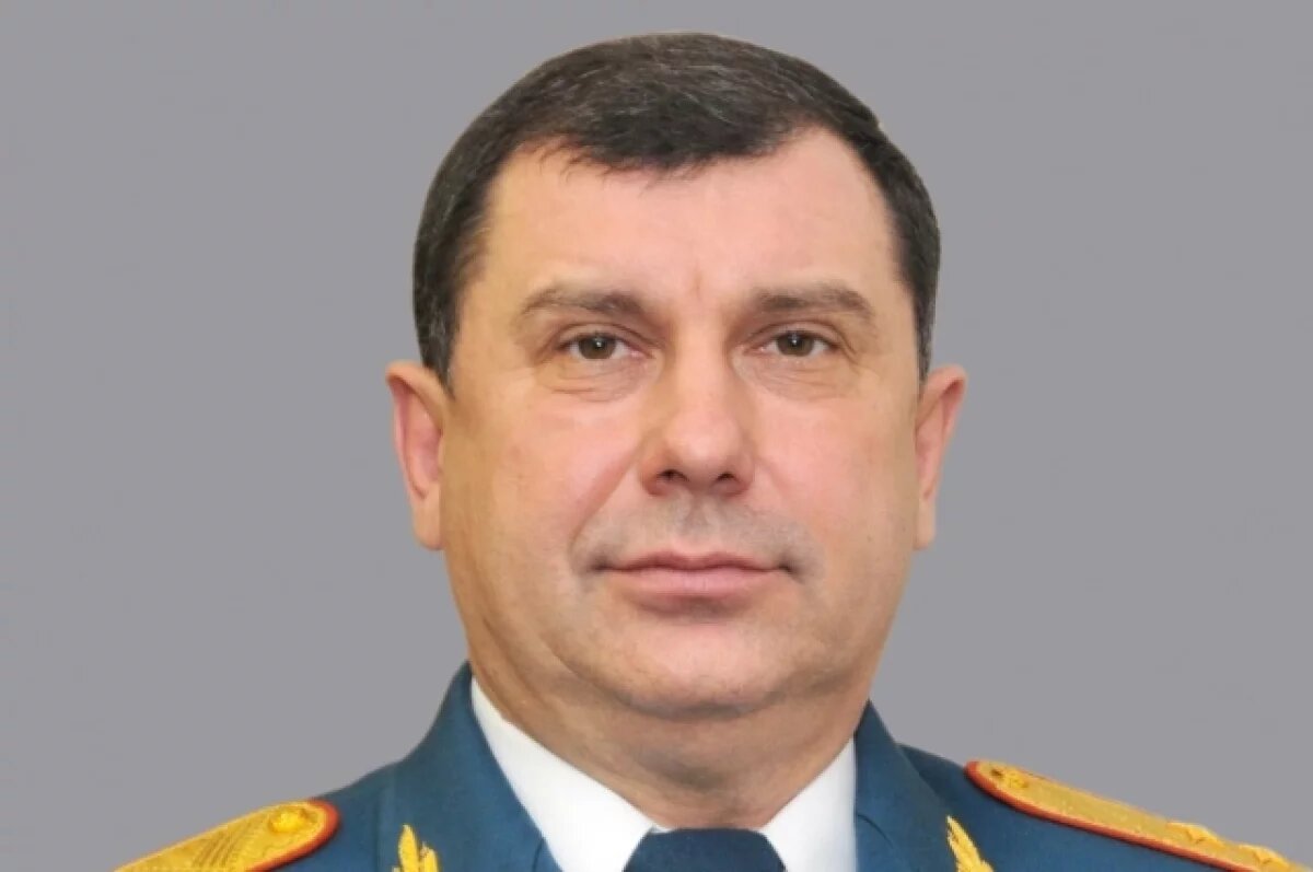    Угнал пожарную машину.