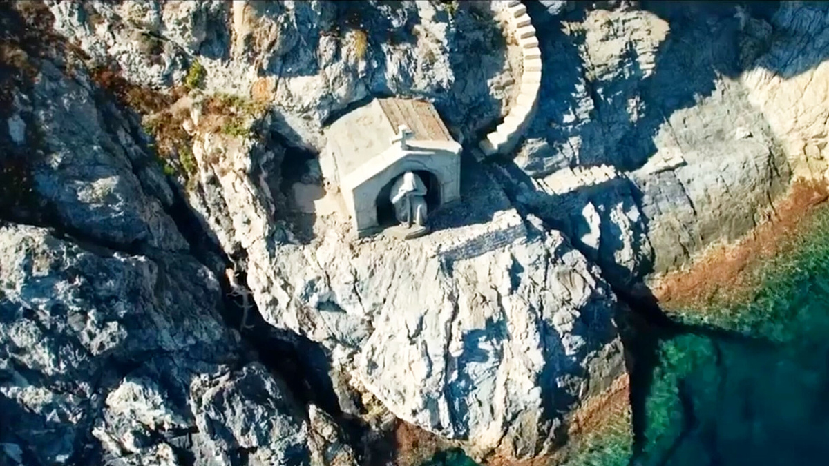 Кадр из фильма. Остров Монтекристо, вход в храм/сокровищницу тамплиеров.