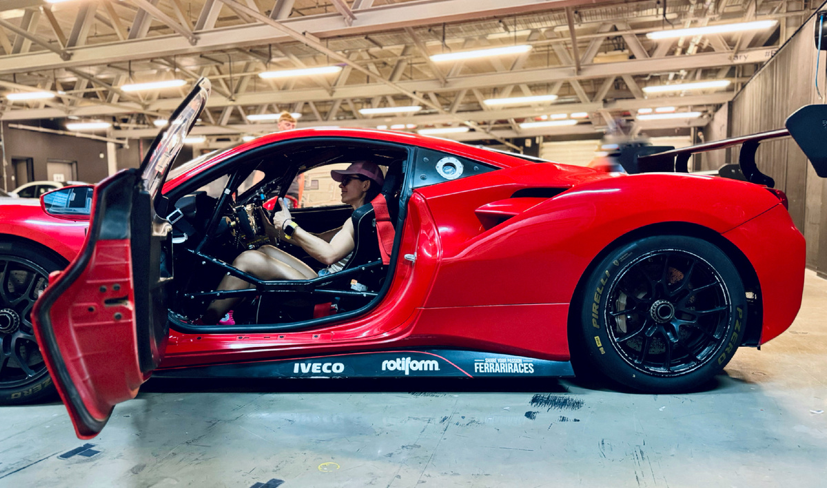 Заехали на местный автодром проверить автопарк. Все хорошо. 