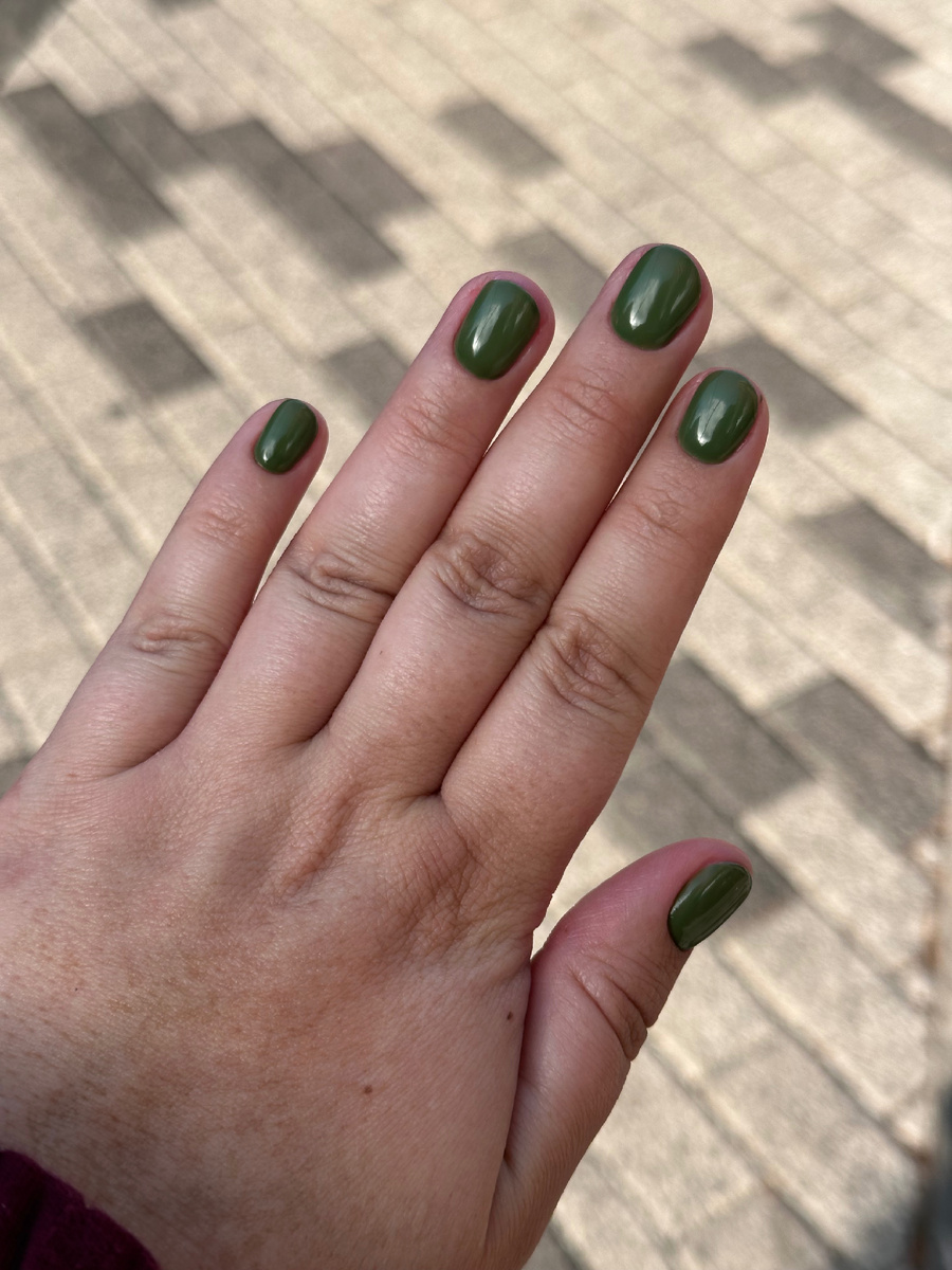 Выбрала болотно-зеленый цвет, как моя тоска 😔 