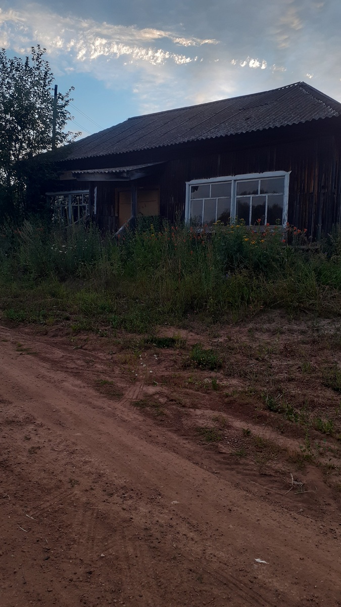 Здание бывшего магазина 