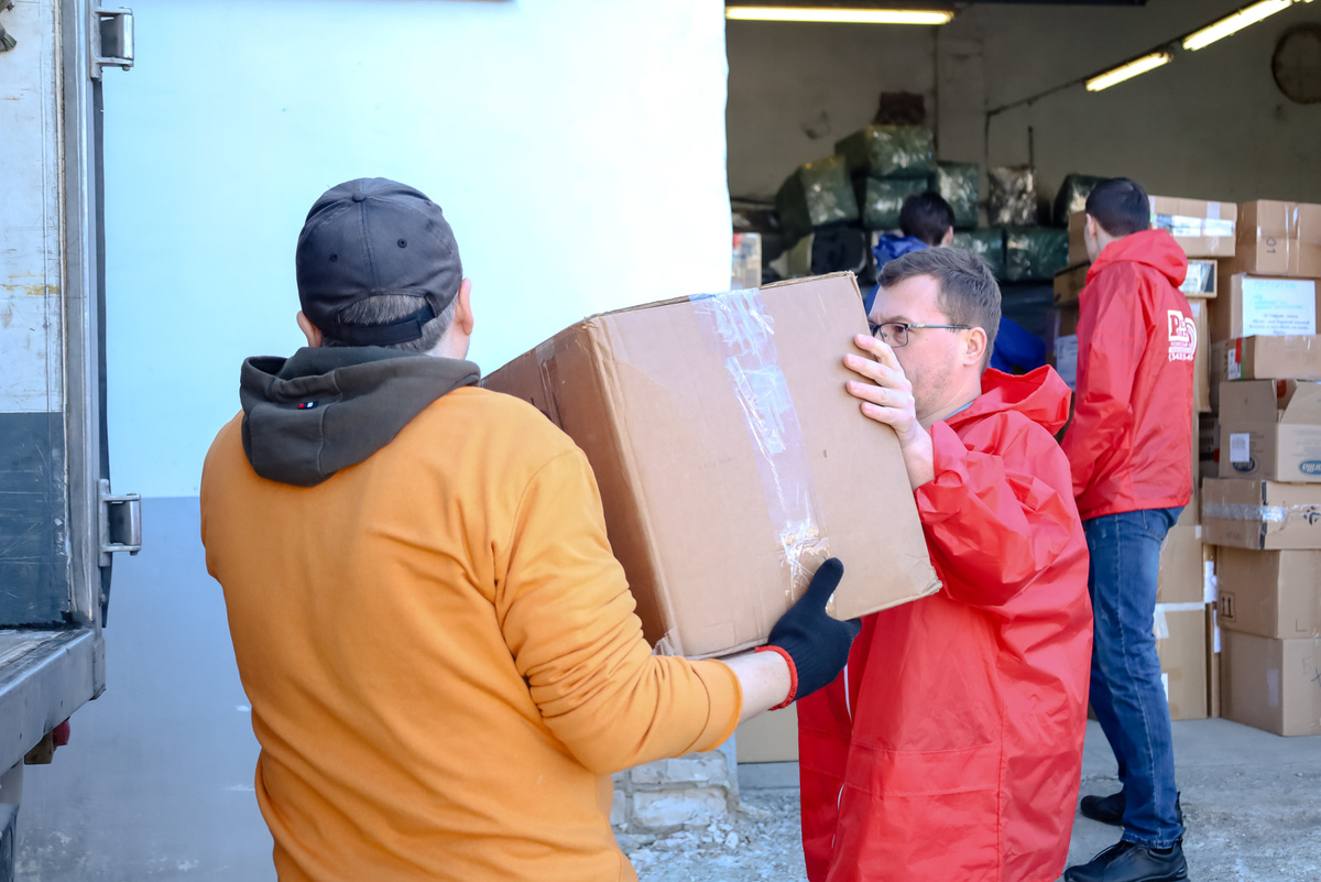 Анапа передала гуманитарный груз.  Фото: Фото: ФедералПресс / Елена Майорова