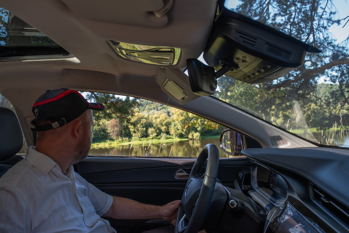 А меня всегда тянет на природу...