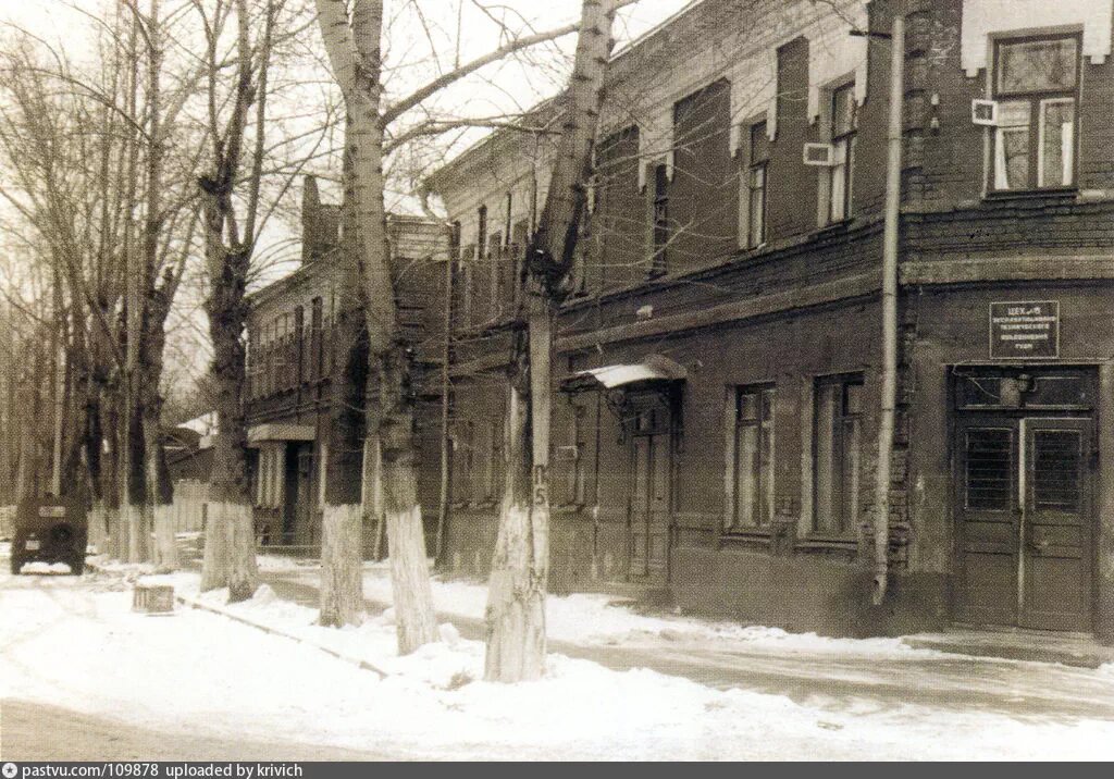 1-я Синичкина (Владимирская) улица перед сносом 1981 г. Источник: Векслер А. Г., Воронин К. В., Пирогов В. Ю., Лефортовский парк в Москве. М., 2004