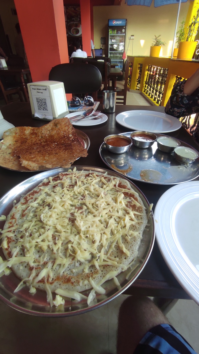 Две лепешки с соусом 