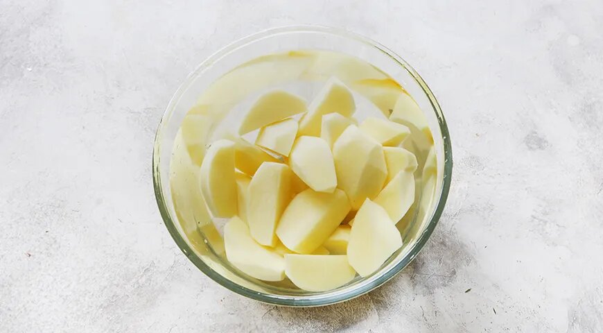   Жаркое из курицы с картошкой на сковороде (gastronom.ru)