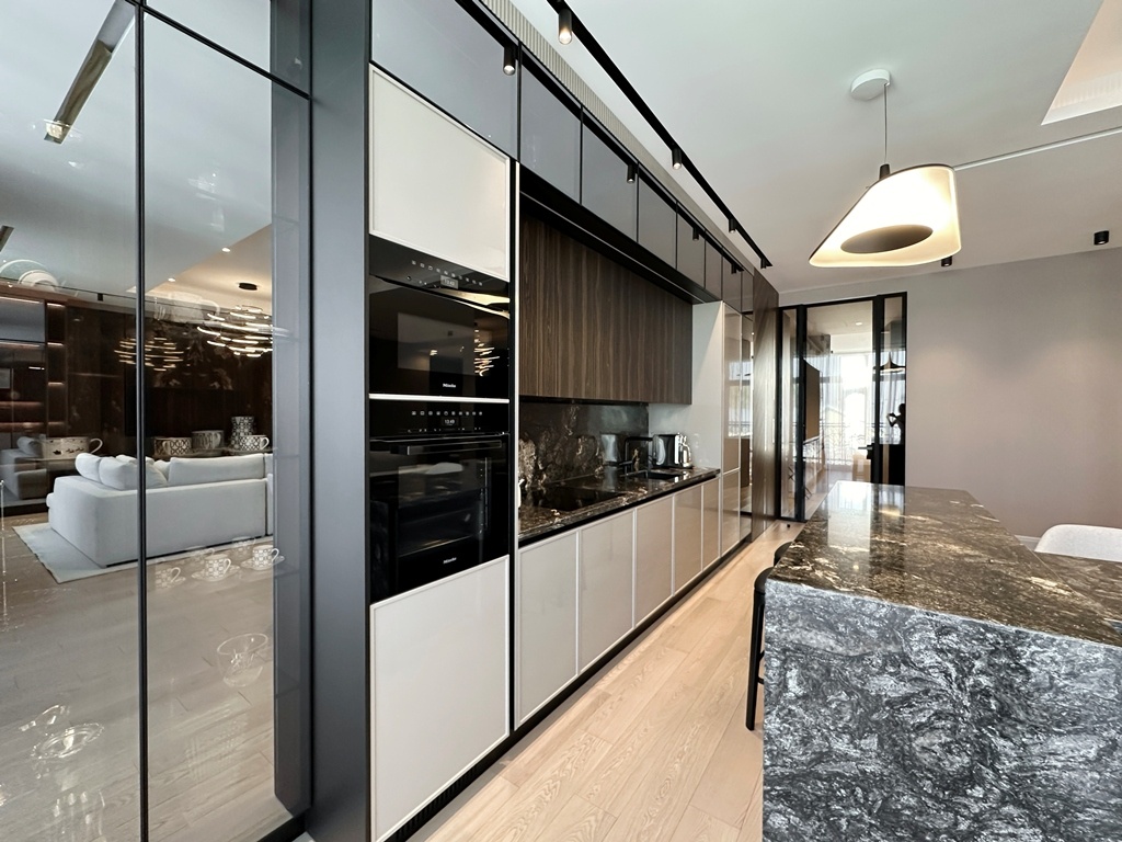 Трехкомнатная квартира с новой отделкой в новом доме на Остоженке (Всеволожский, 5)