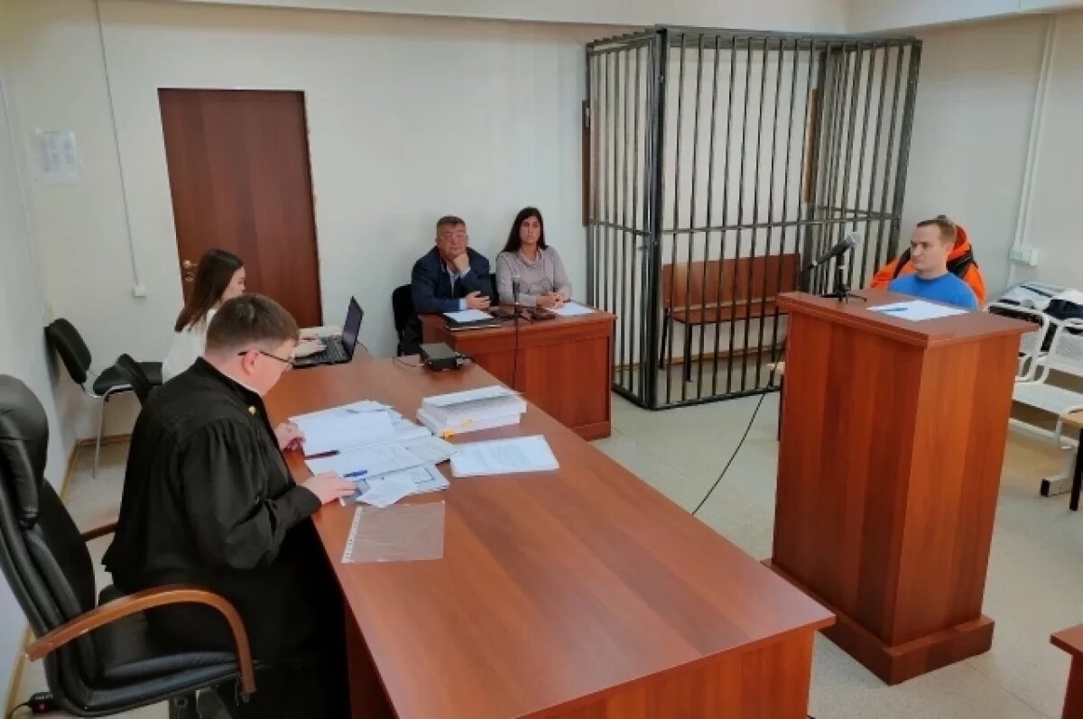    В УрФО инструктора признали виновным в гибели девушки под баржей