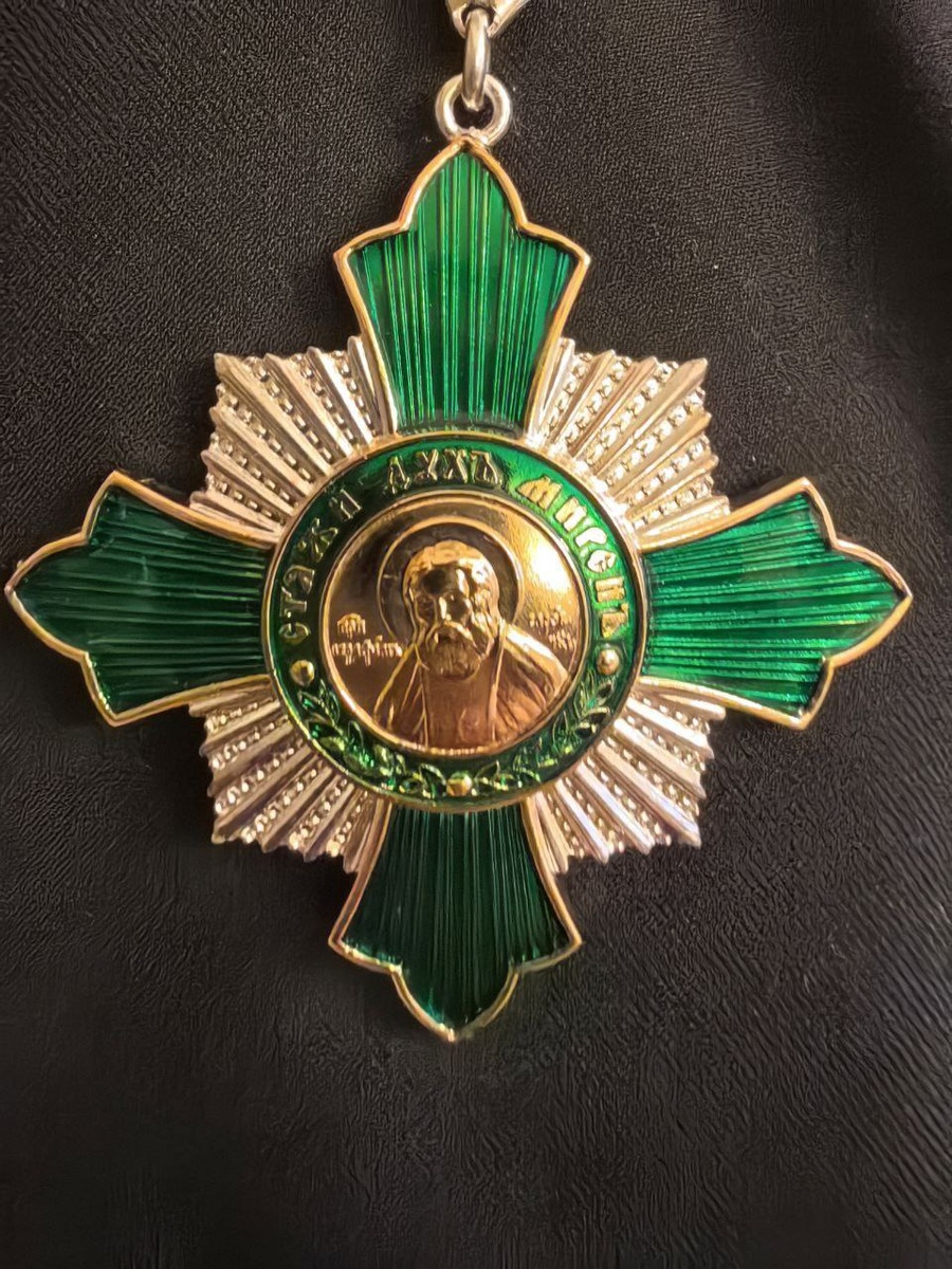  📷    Патриарх Кирилл наградил митрополита Петра орденом Серафима Саровского Андрей Севостьянов