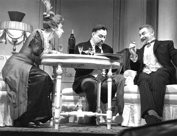 Спектакль "Егор Булычев и другие". 1963 год. Ханаева, Колчицкий, Прудкин