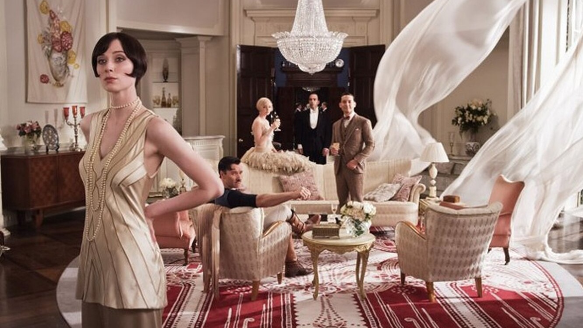 Без хрустальных каскадов Swarovski, классических люстр Тиффани не обходится ни один исторический или высокобюджетный сюжет. Модель Camelot в фильме «Великий Гэтсби»