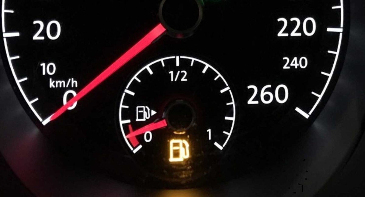 Сколько бензина нужно иметь в баке постоянно 