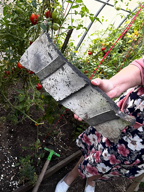    Обломки упали на нескольких улицах в Железнодорожном округе