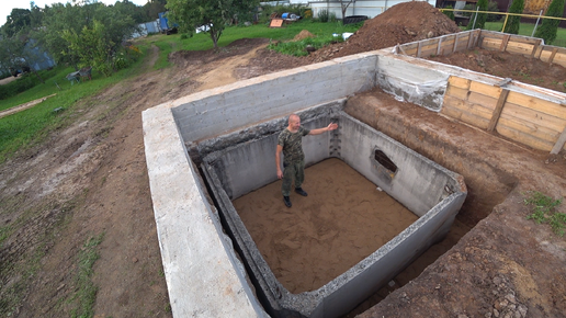 Дом из соломы и глины : Погреб