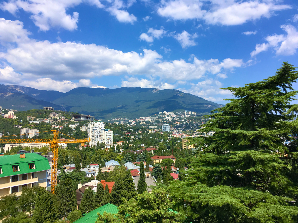 Вид на горы из Ялты