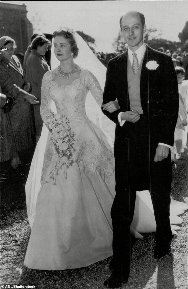 Несмотря на фигу вне кармана. Фото https://i.dailymail.co.uk.