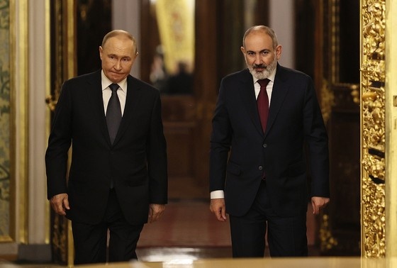    Владимир Путин и Никол Пашинян