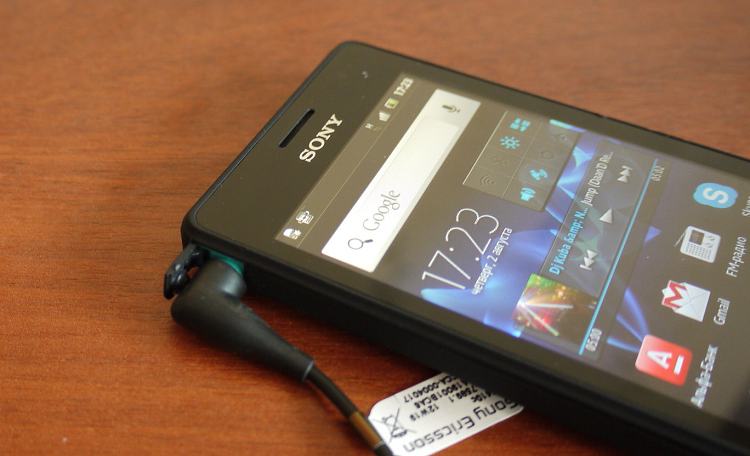 sony xperia go