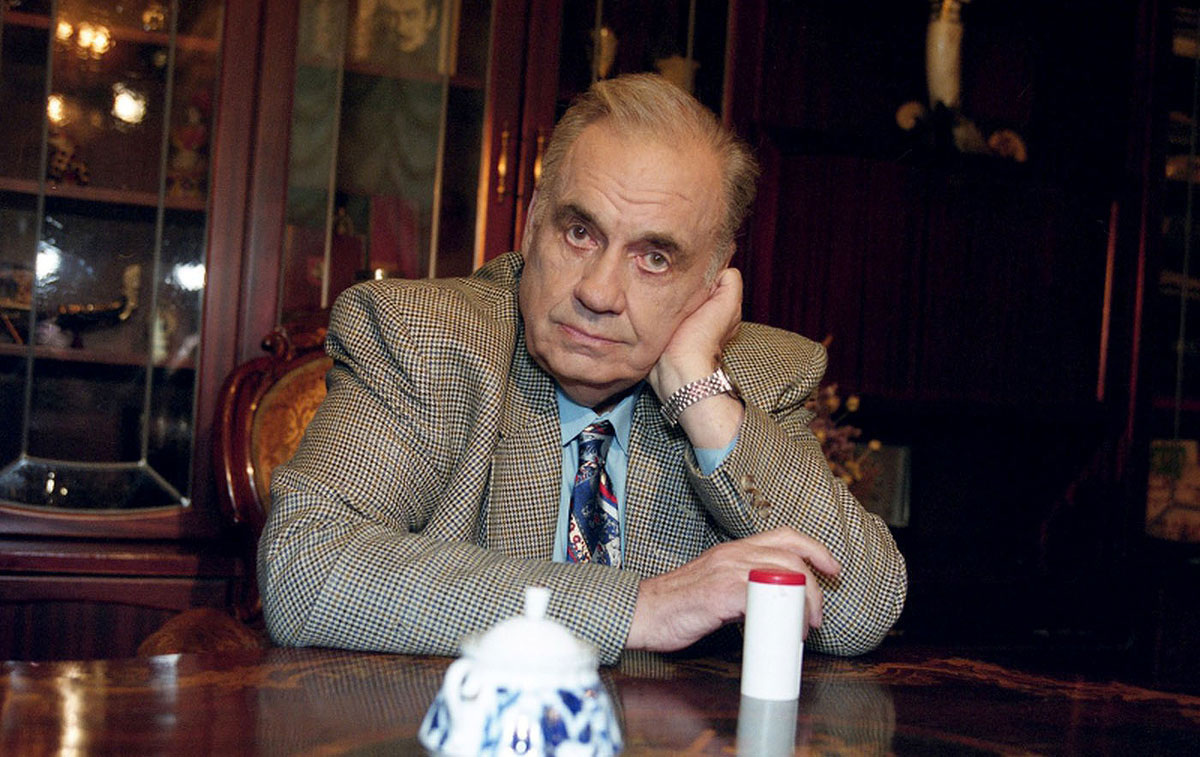 Фото, на котором за спиной нет цензора. И какой результат? Фото Яндекс.Картинки. 