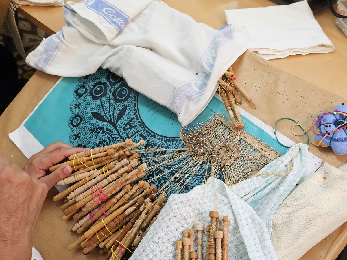 Мальтийская кружевница за работой