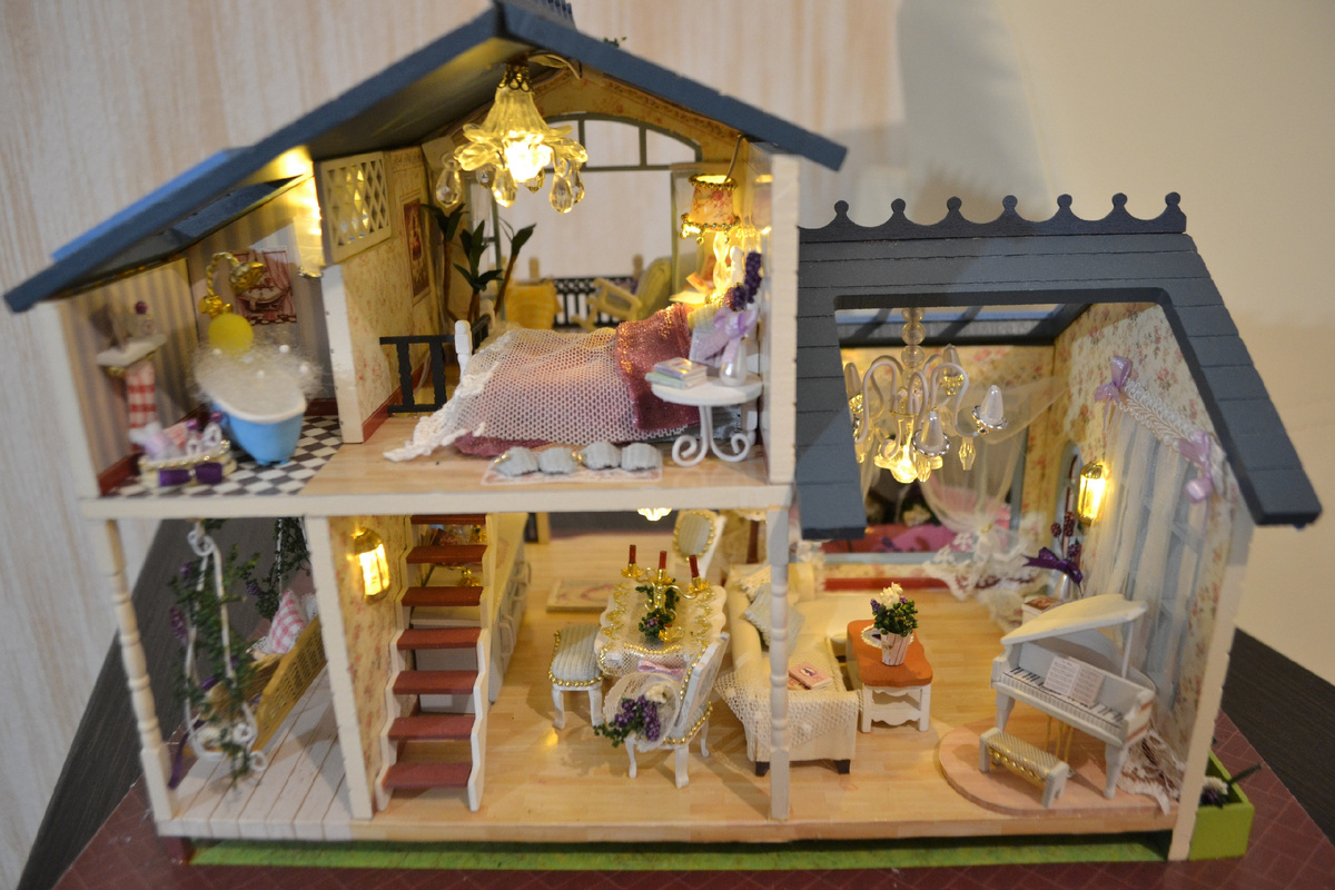 Такой набор мне обошелся в 3500 руб. в 2017 году. Очень долго копила и откладывала эту свою хотелку.