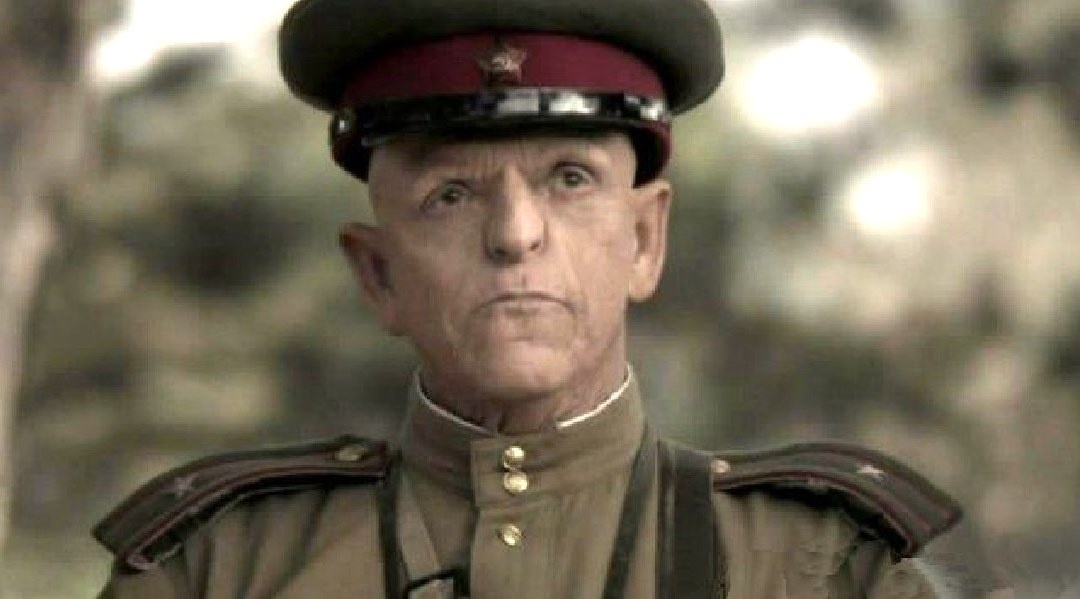 Типичный советский «майор Петров» в исполнении Майкла Берримана, фильм «Война братьев» (2008 г.).