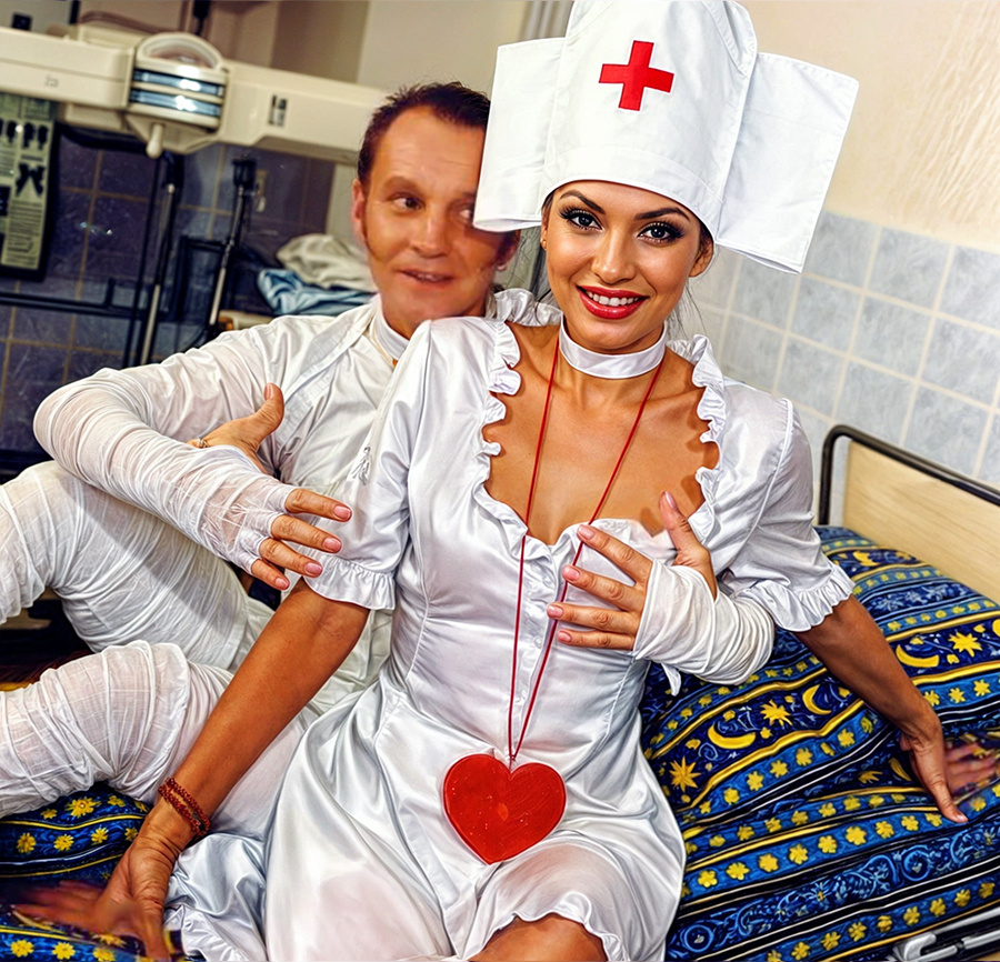 "Восстановленная фотография с помощью Искусственного Интеллекта. Лицо Георгия Делиева я сохранил, то что предложил искусственный интеллект стыдно публиковать. А вот Эвелина Блёданс, вроде бы неплохая, хоть и немного изменена. Надеюсь другие фотографии ниже будут лучше. 