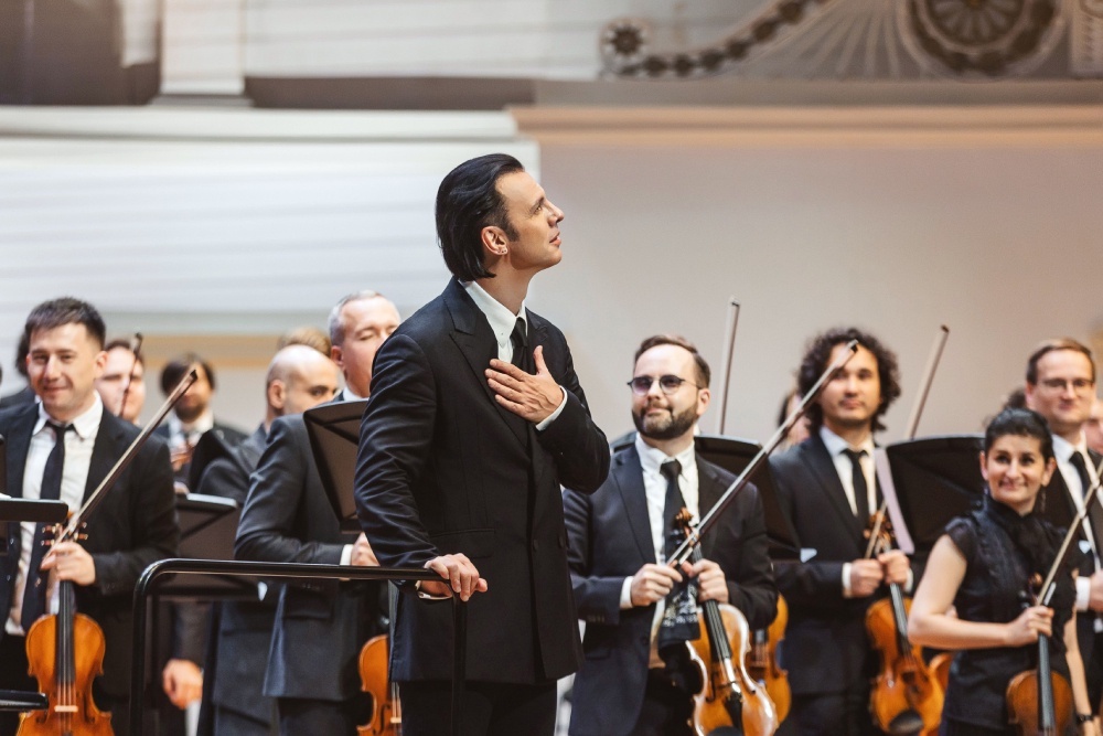    Теодор Курентзис после концертов в двух столицах, Европе и Китае отправится в юбилейный тур по России. / Предоставлено Московской Филармонией